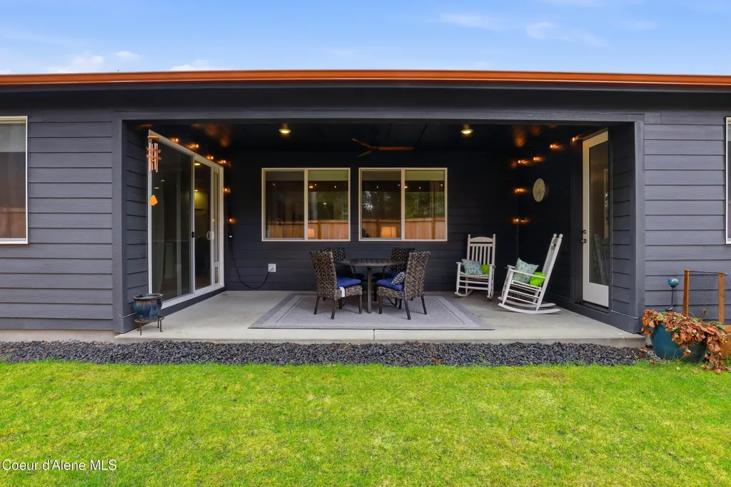 248 E Sandmyrtle Avenue Hayden ID 83835