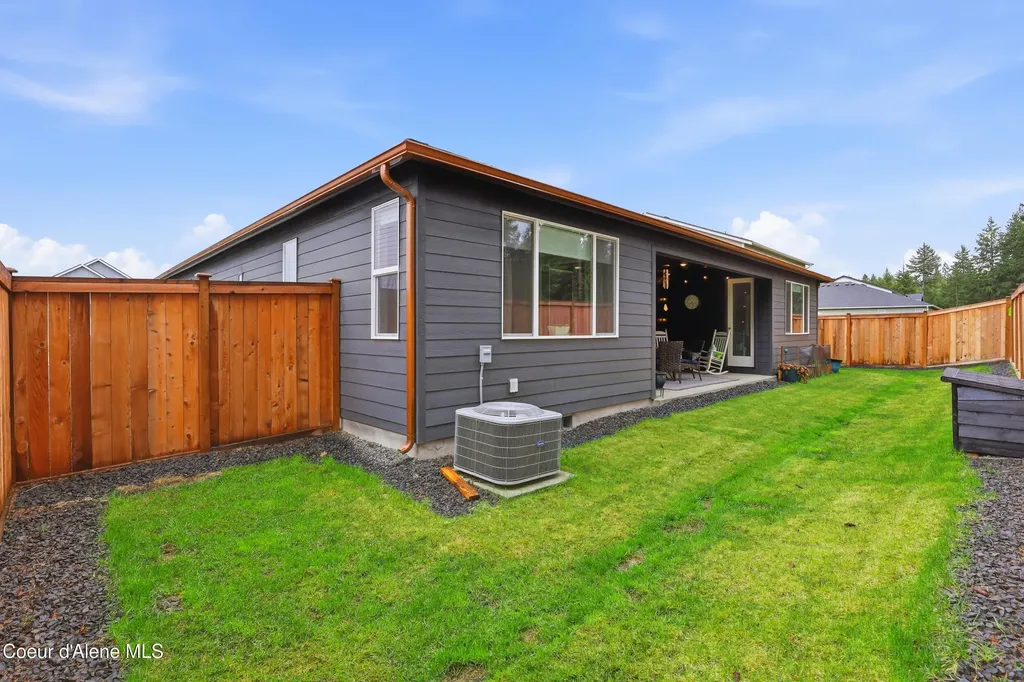 248 E Sandmyrtle Avenue Hayden ID 83835