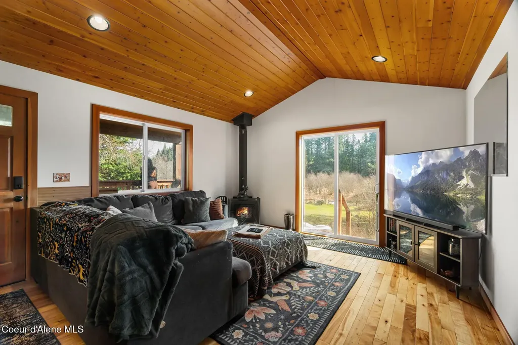 77 Fall Creek Road Naples ID 83847