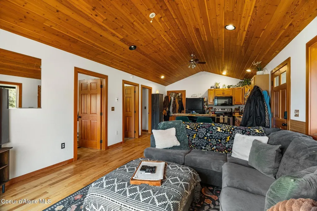 77 Fall Creek Road Naples ID 83847