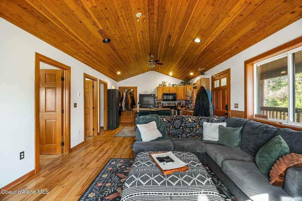 77 Fall Creek Road Naples ID 83847