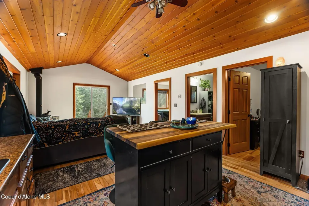 77 Fall Creek Road Naples ID 83847