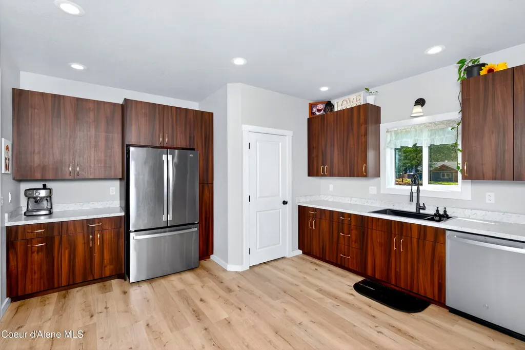334 Hardy Loop Bonners Ferry ID 83805