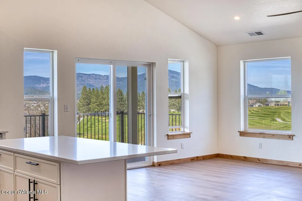 3606 N Blaze Lp Post Falls ID 83854