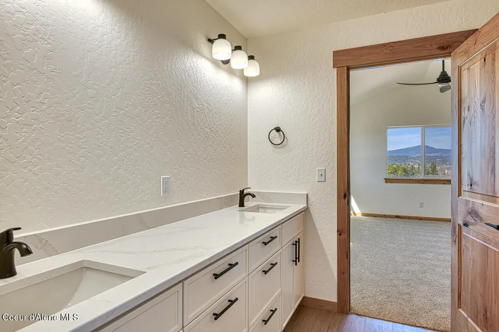 3606 N Blaze Lp Post Falls ID 83854