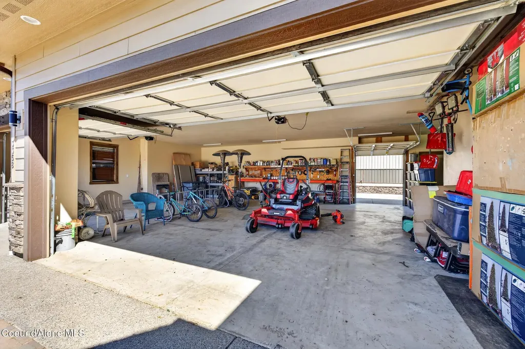3358 E Leebowe Court Hayden ID 83835