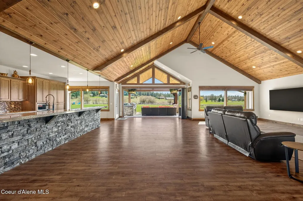 3358 E Leebowe Court Hayden ID 83835