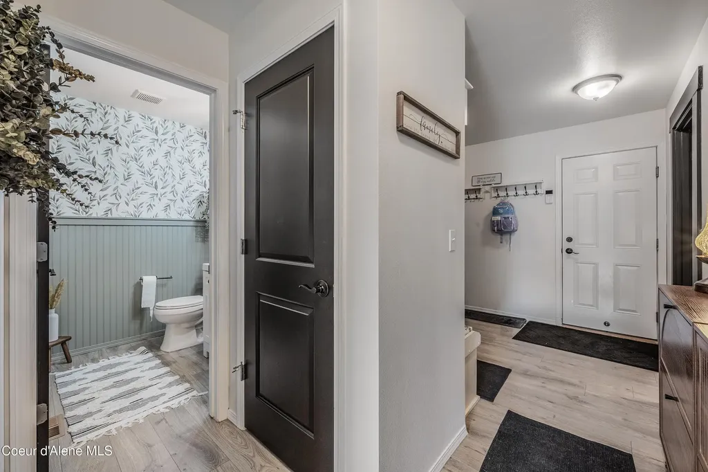 2033 N Bunting Lane Post Falls ID 83854