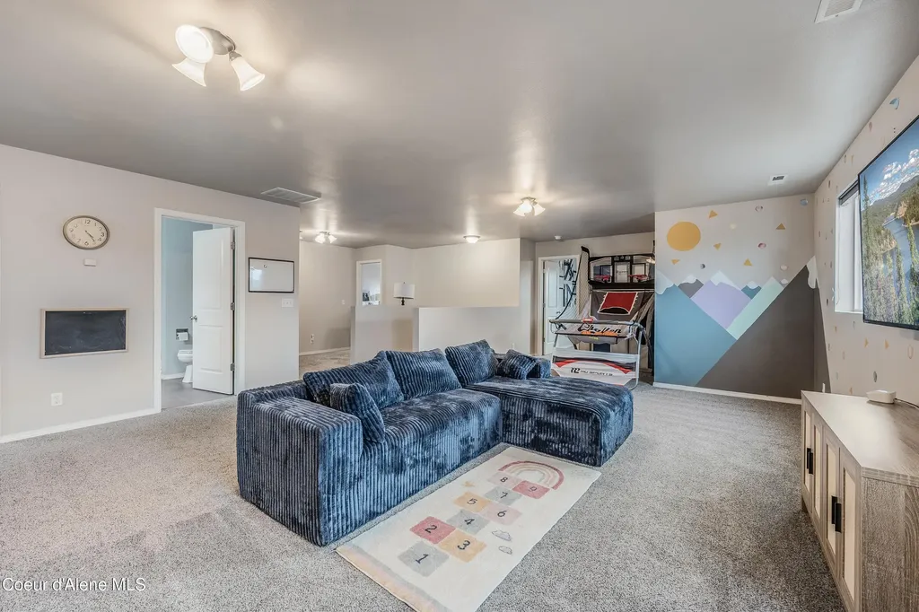 2033 N Bunting Lane Post Falls ID 83854