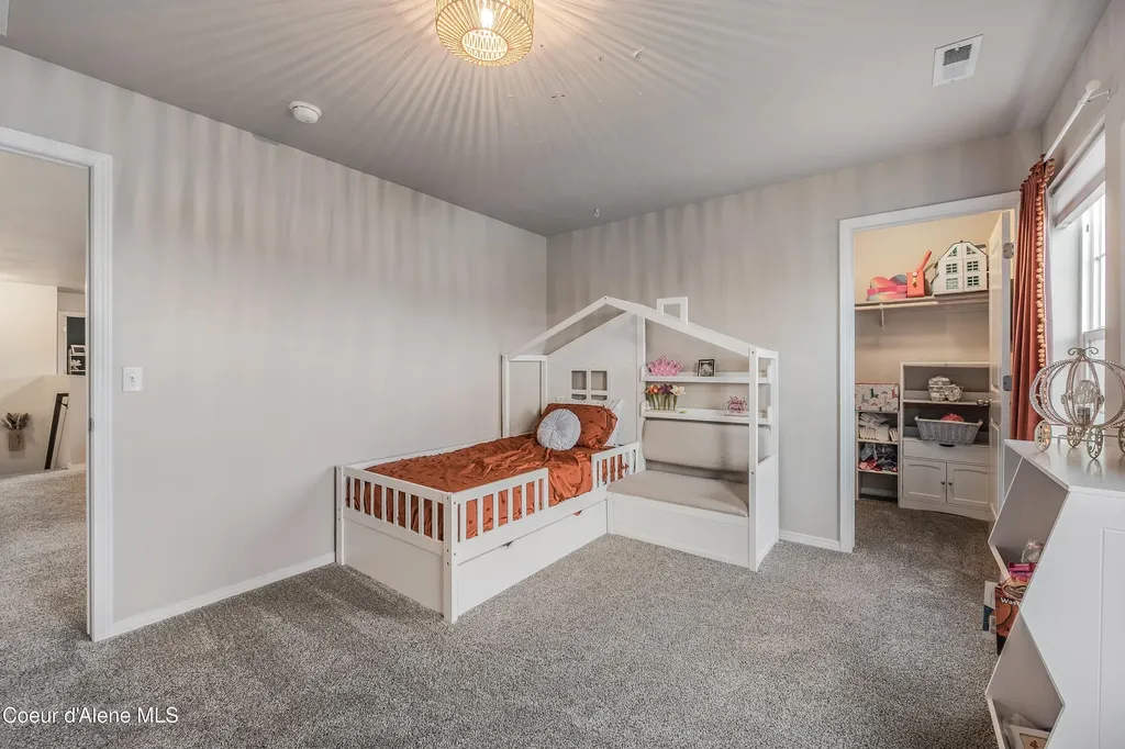 2033 N Bunting Lane Post Falls ID 83854