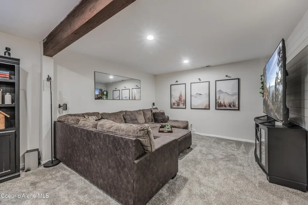 2033 N Bunting Lane Post Falls ID 83854