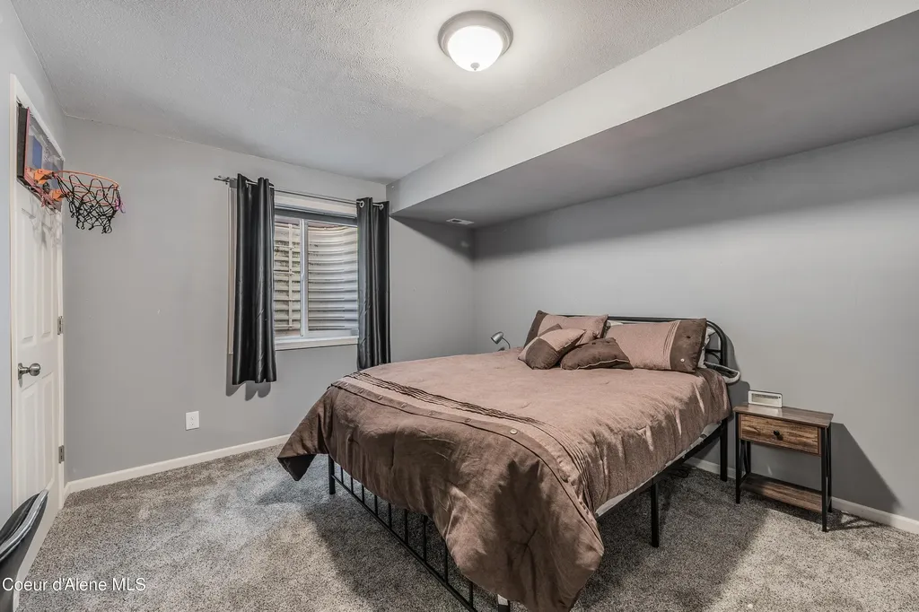 2033 N Bunting Lane Post Falls ID 83854
