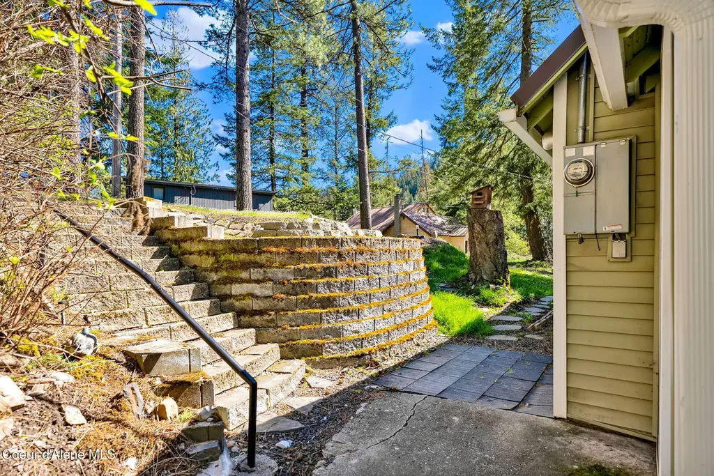 51 Rocky Point Upper Road Plummer ID 83851