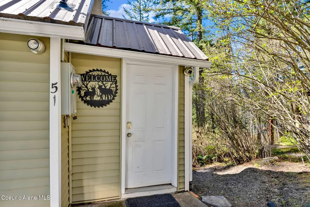 51 Rocky Point Upper Road Plummer ID 83851