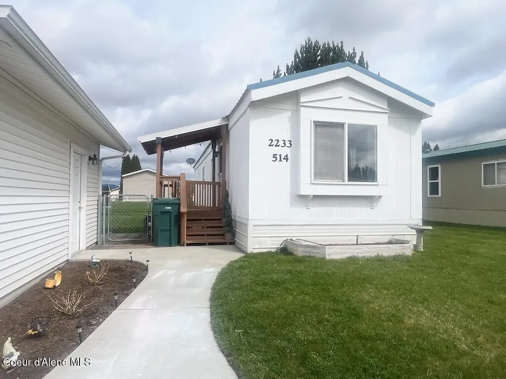 2233 W Merlyn Way Post Falls ID 83854