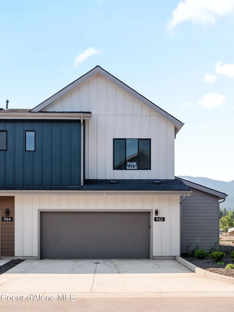 962 E Railroad Avenue Post Falls ID 83854