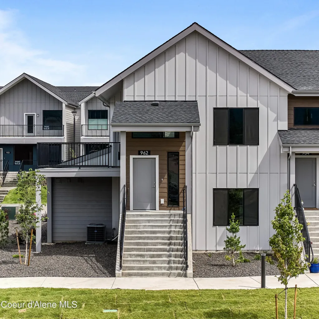 962 E Railroad Avenue Post Falls ID 83854