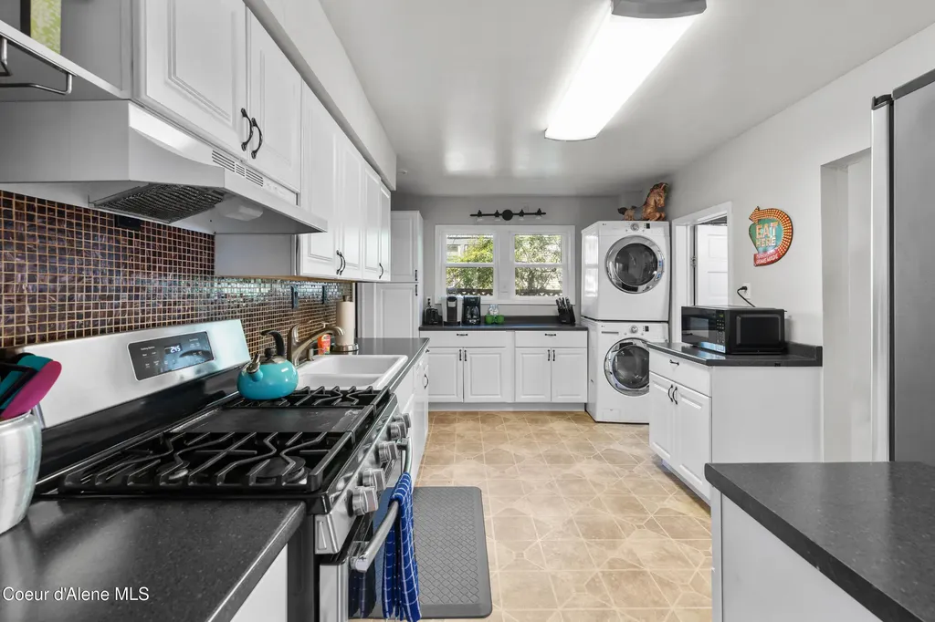 606 N 4th Avenue Sandpoint ID 83864