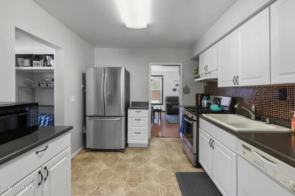 606 N 4th Avenue Sandpoint ID 83864