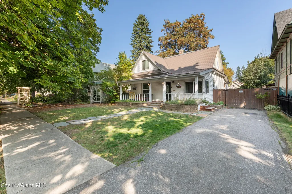 606 N 4th Avenue Sandpoint ID 83864