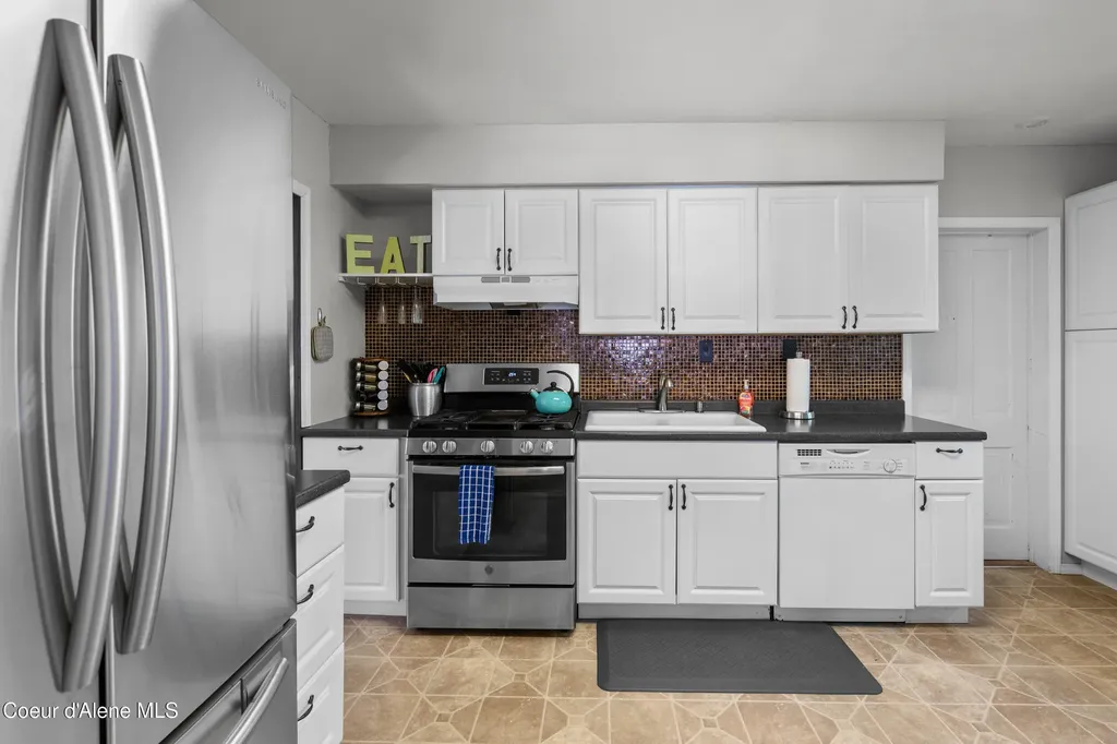 606 N 4th Avenue Sandpoint ID 83864