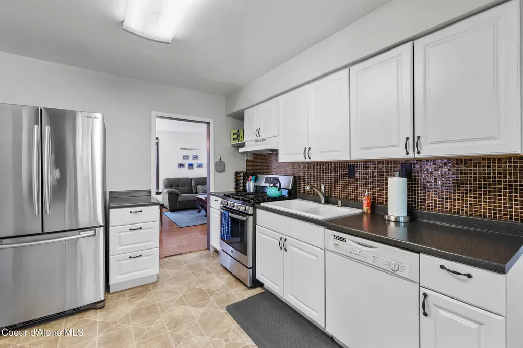 606 N 4th Avenue Sandpoint ID 83864