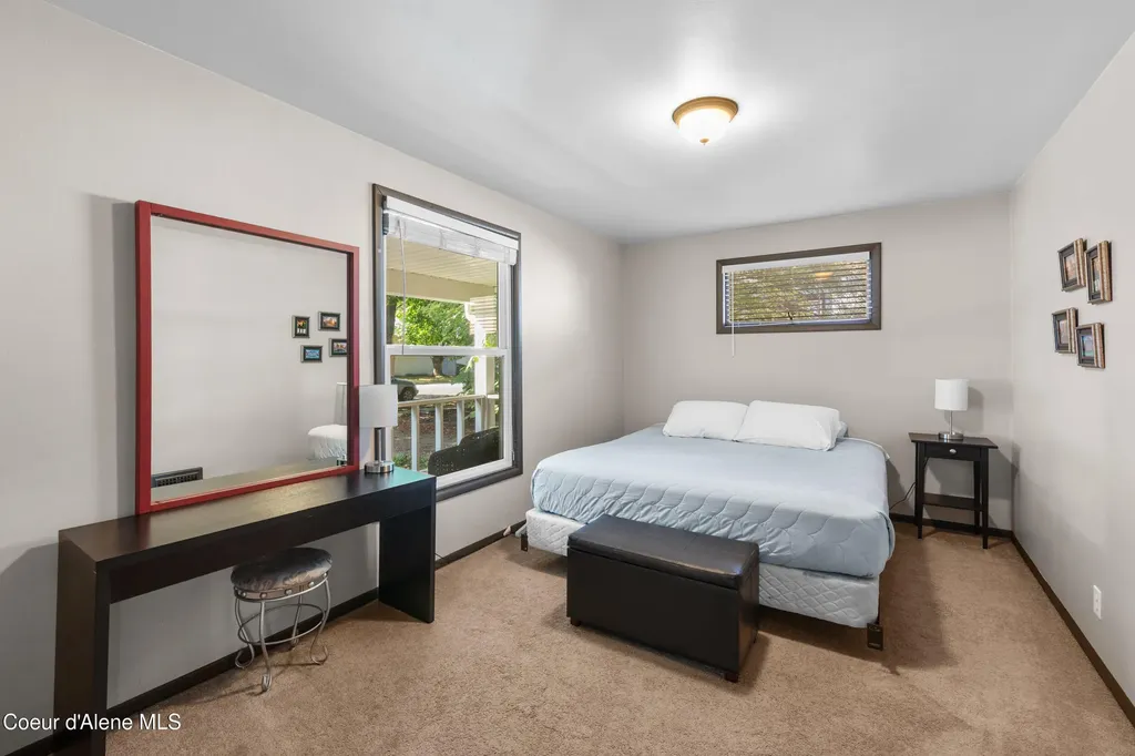 606 N 4th Avenue Sandpoint ID 83864