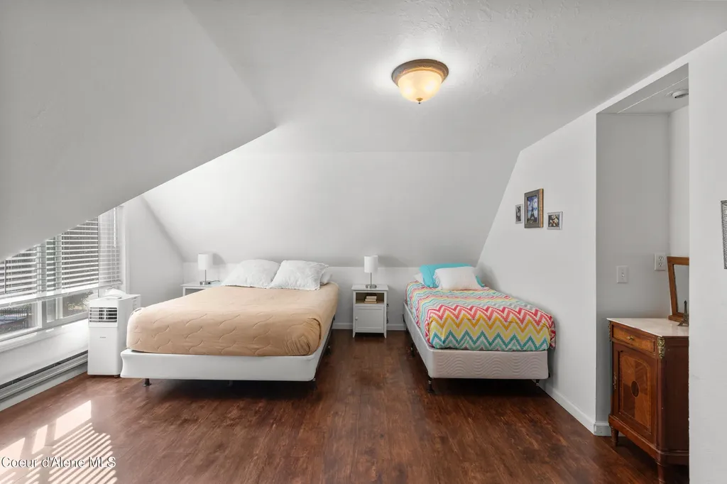 606 N 4th Avenue Sandpoint ID 83864