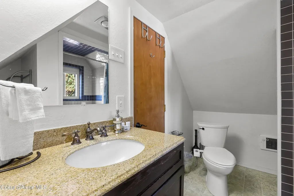 606 N 4th Avenue Sandpoint ID 83864