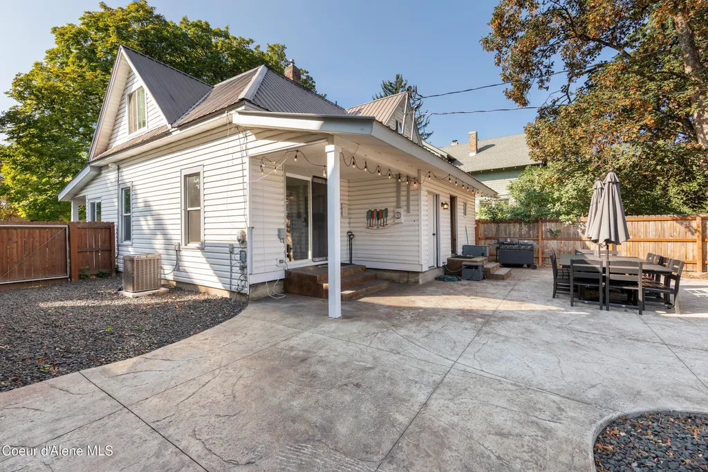 606 N 4th Avenue Sandpoint ID 83864