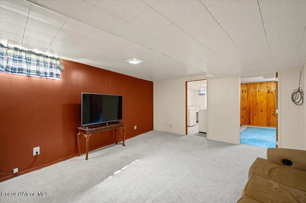 112 W 4th Street Silverton ID 83867