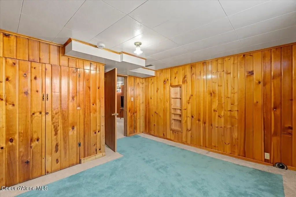 112 W 4th Street Silverton ID 83867