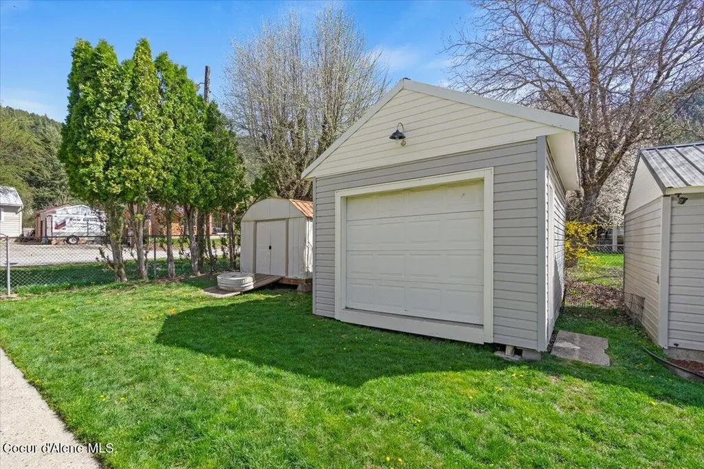 112 W 4th Street Silverton ID 83867