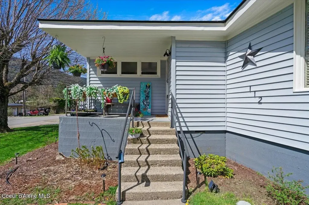 112 W 4th Street Silverton ID 83867
