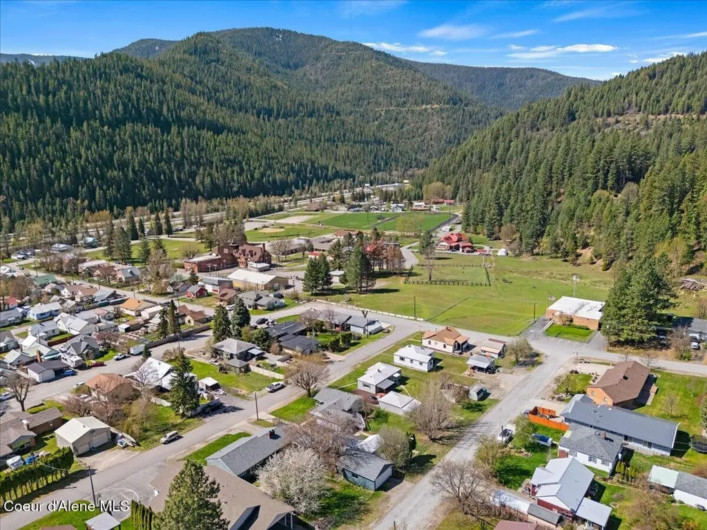 112 W 4th Street Silverton ID 83867