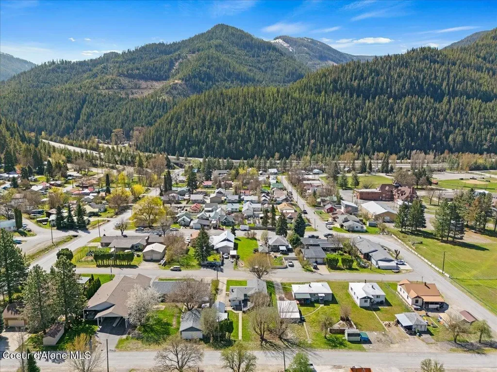 112 W 4th Street Silverton ID 83867