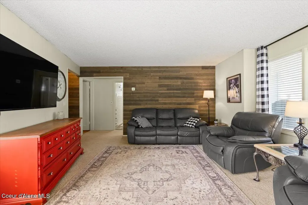 112 W 4th Street Silverton ID 83867