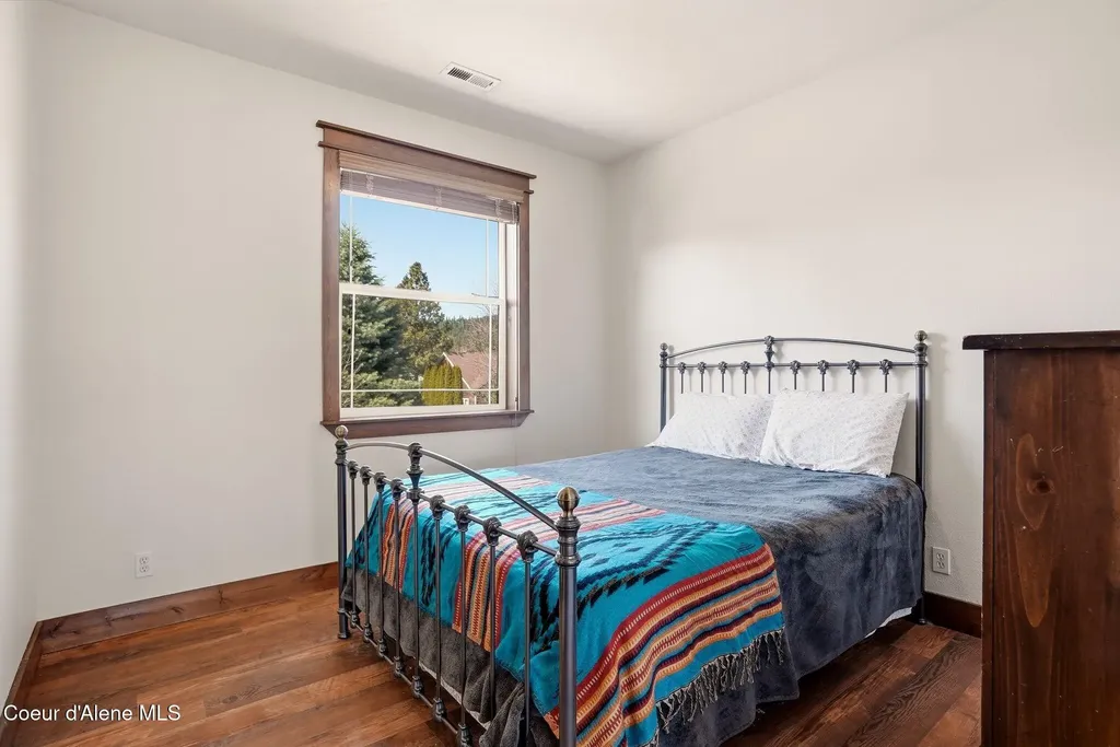 15330 N Nixon Loop Rathdrum ID 83858