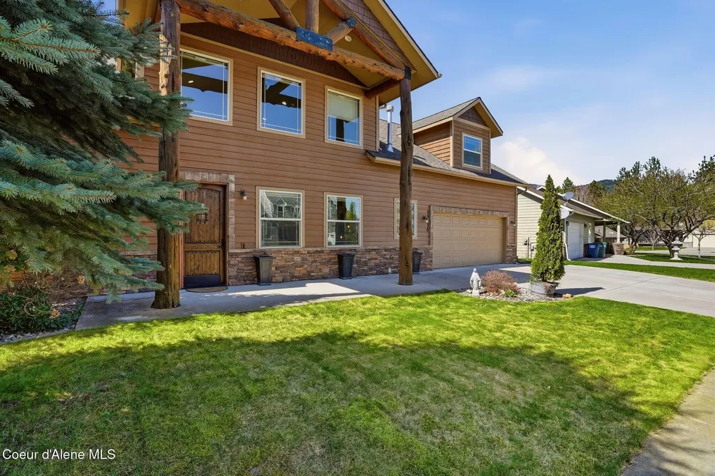 15330 N Nixon Loop Rathdrum ID 83858