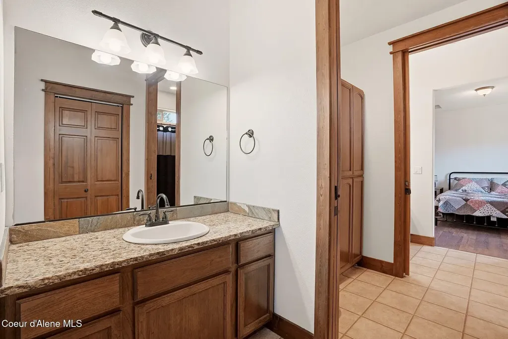 15330 N Nixon Loop Rathdrum ID 83858