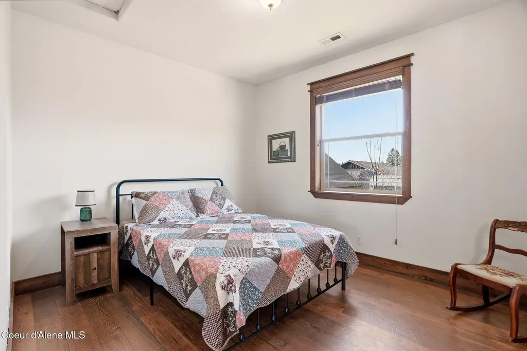 15330 N Nixon Loop Rathdrum ID 83858