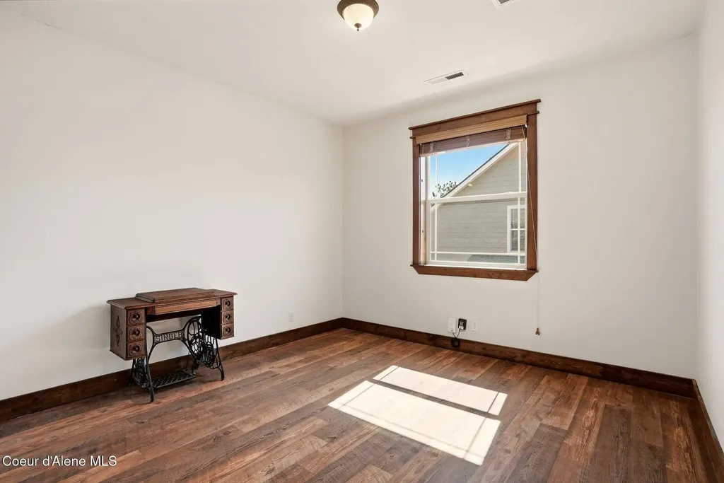 15330 N Nixon Loop Rathdrum ID 83858
