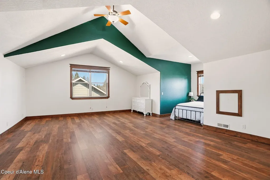 15330 N Nixon Loop Rathdrum ID 83858