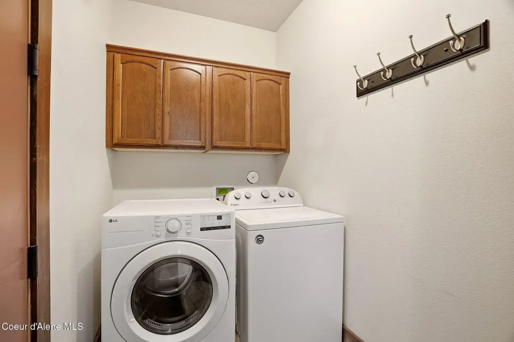 15330 N Nixon Loop Rathdrum ID 83858