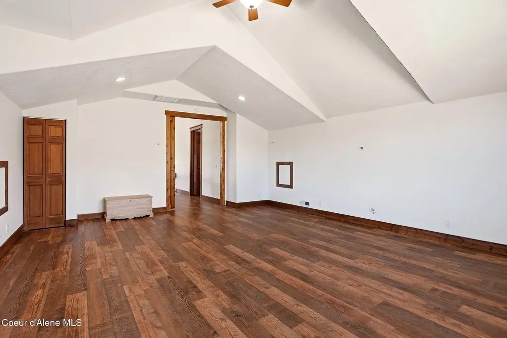 15330 N Nixon Loop Rathdrum ID 83858