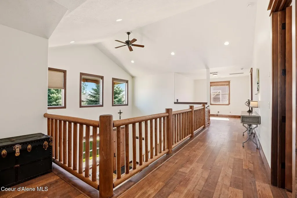 15330 N Nixon Loop Rathdrum ID 83858