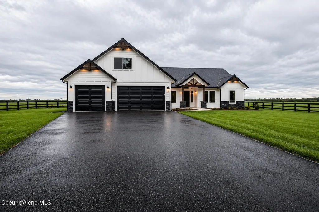 1533 W Remmick Street Hayden ID 83835