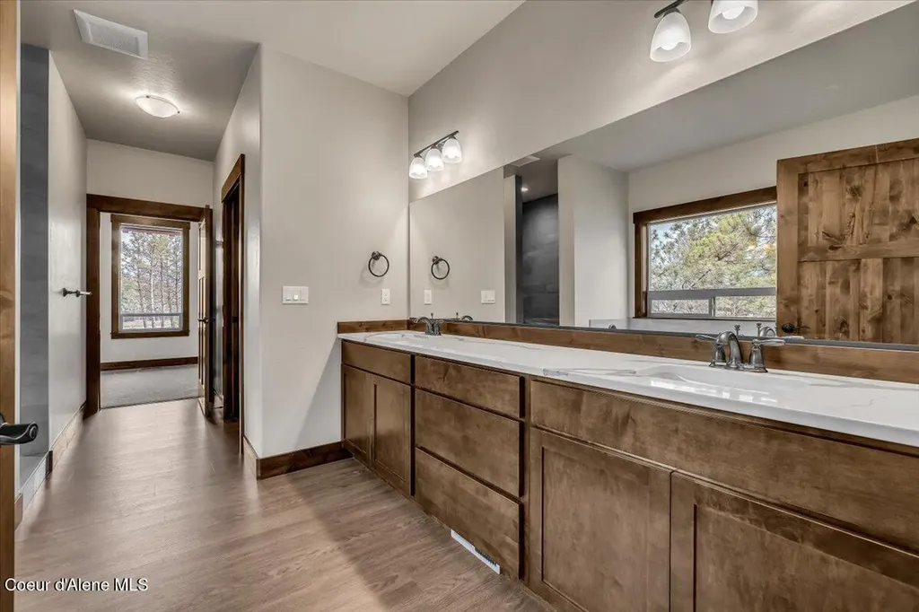 1533 W Remmick Street Hayden ID 83835