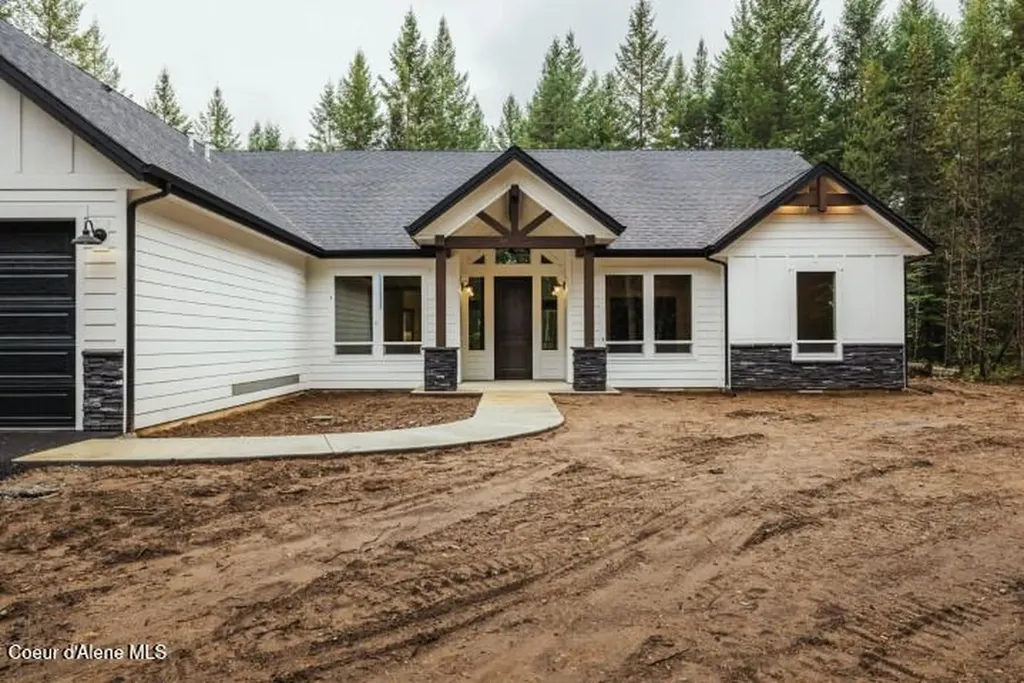1533 W Remmick Street Hayden ID 83835