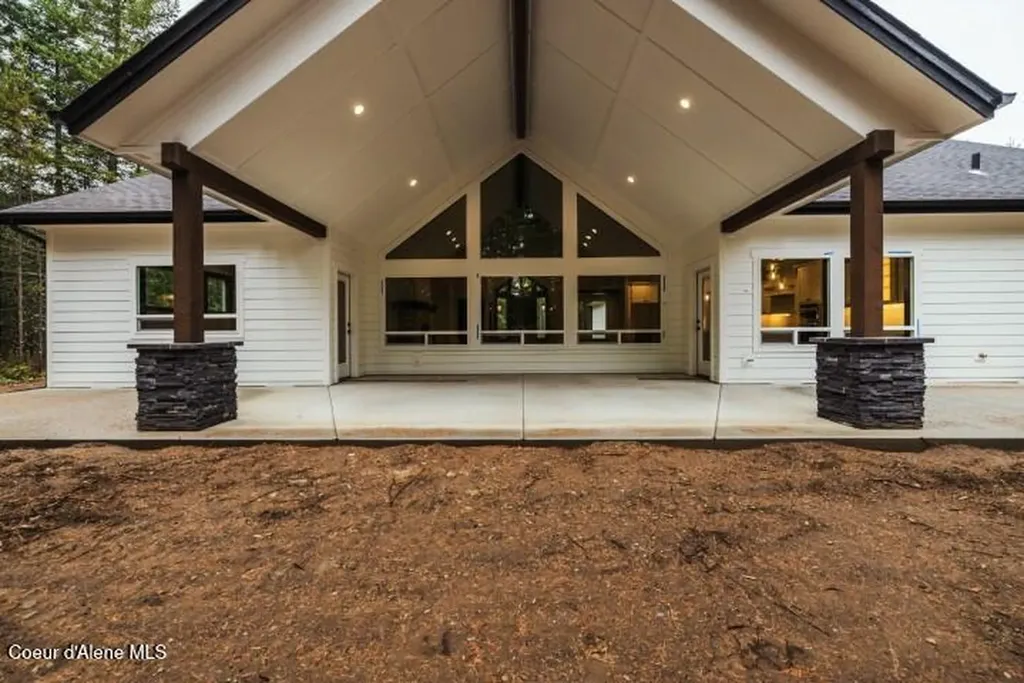 1533 W Remmick Street Hayden ID 83835
